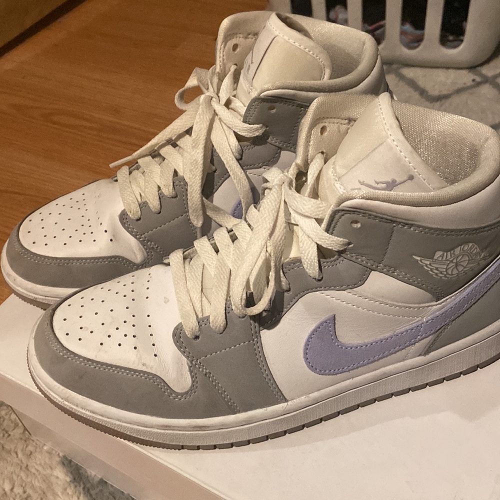 Air Jordan - Picture 2 of 4